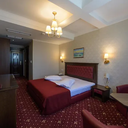 Golden Palace 4*
