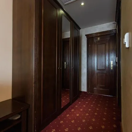 Hotel Golden Palace